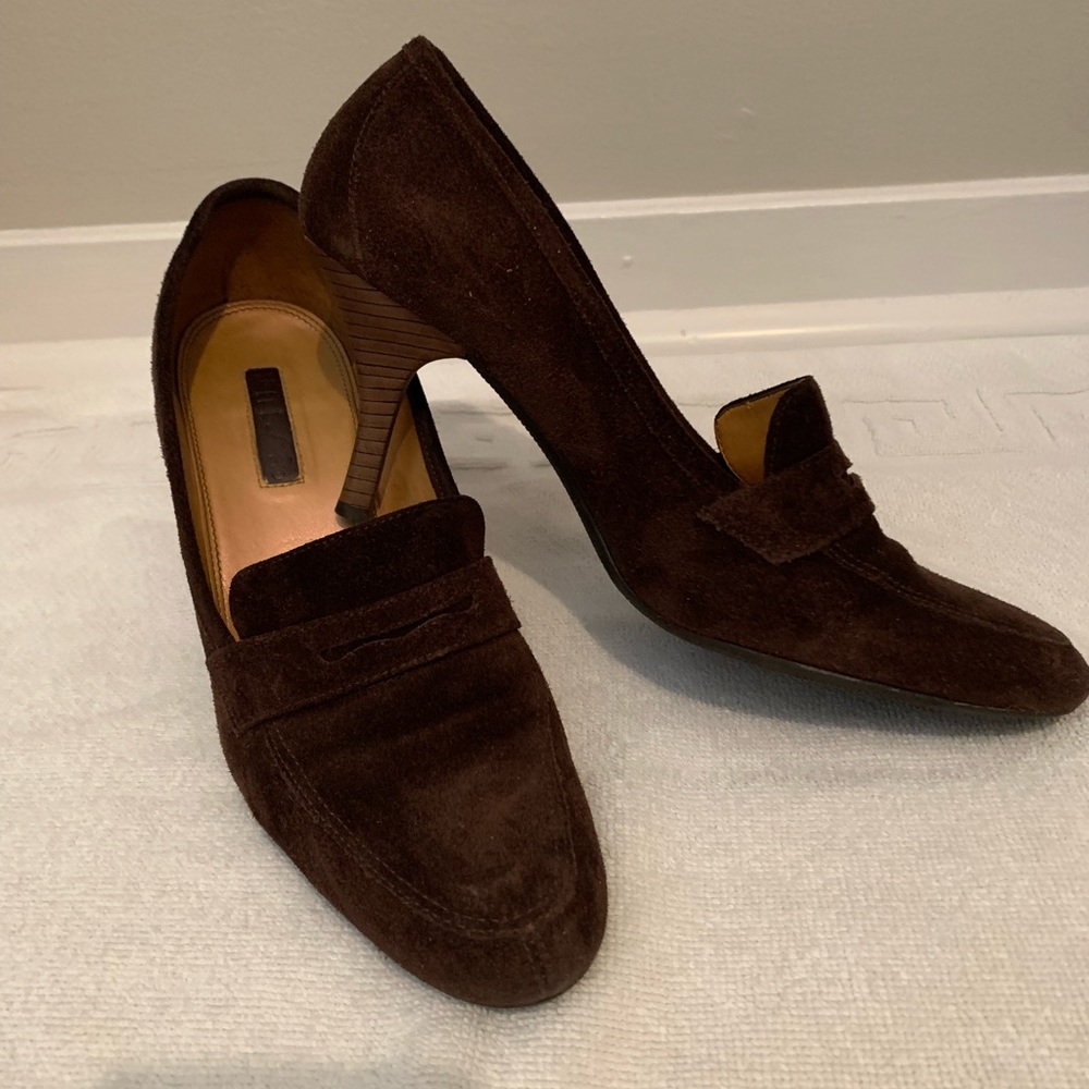 Unisa brown suede size 9 heeled loafer